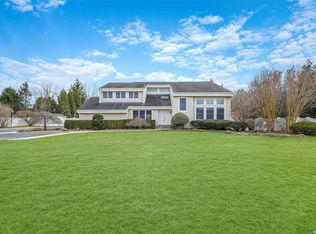 4 Stirrup Ln, Northport, NY 11768