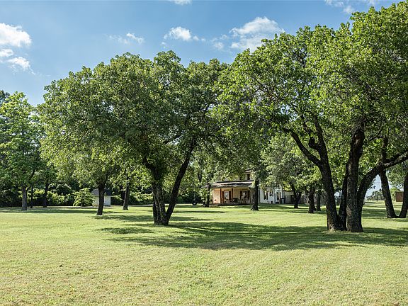 4th image of 909 Grindstone Rd