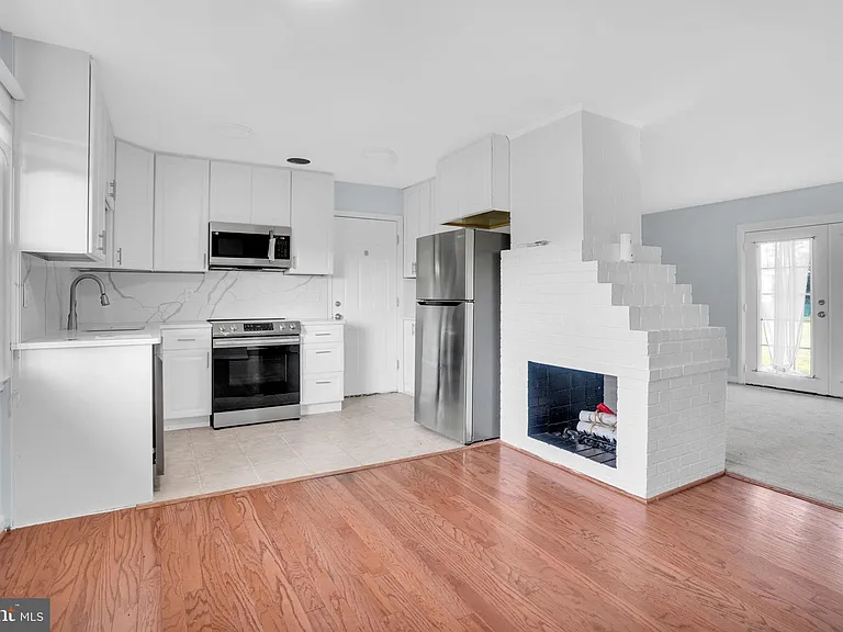 13209 Thornton Dr — Photo 9