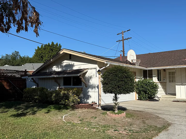 12747 Vose St — Photo 11