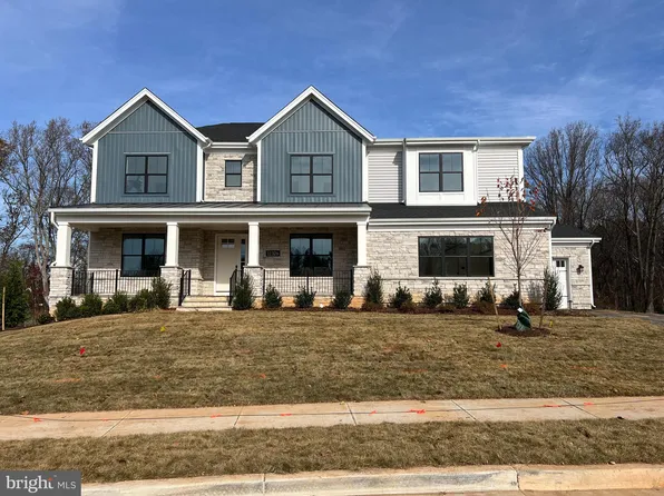 12326 Woody Ln, Gaithersburg, MD 20878