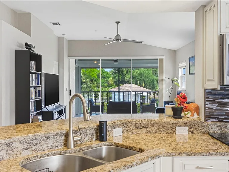 6829 Satinleaf Rd S #204 — Photo 35