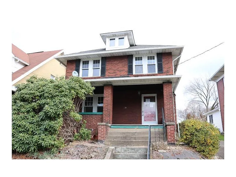 216 N Spring St photo 1