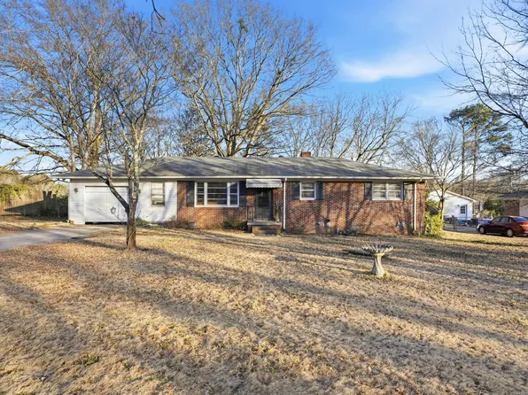 125 Foxhall Rd, Spartanburg, SC 29306