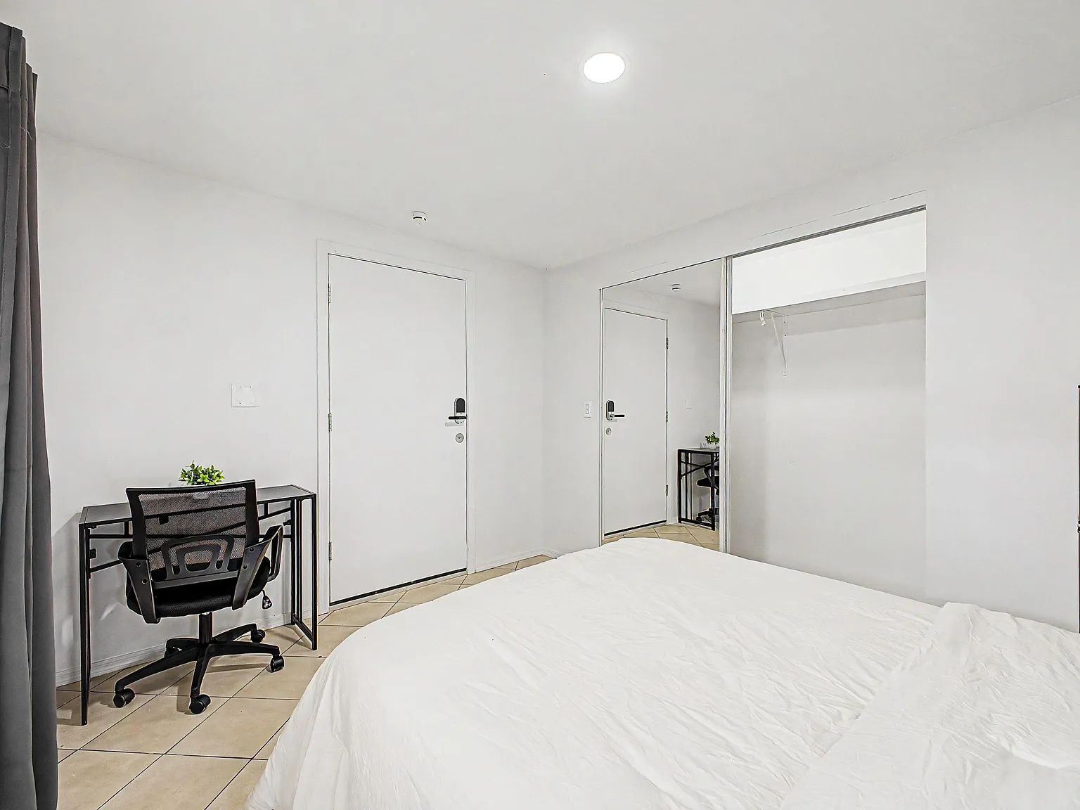 4 bed, 3.0 bath, 1600 sqft, $776 — Photo 1