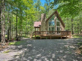 117 N Lehigh River Dr, Gouldsboro, PA