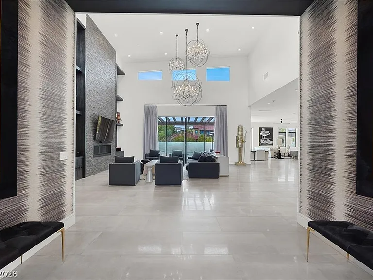 20 Pebble Hills Ct — Photo 4