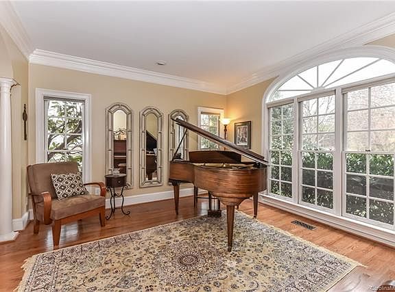 3rd image of 6033 Summerston Pl