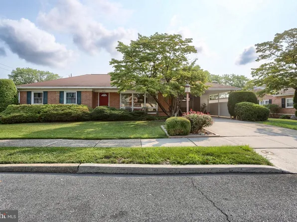 612 Latshmere Dr W, Harrisburg, PA 17109