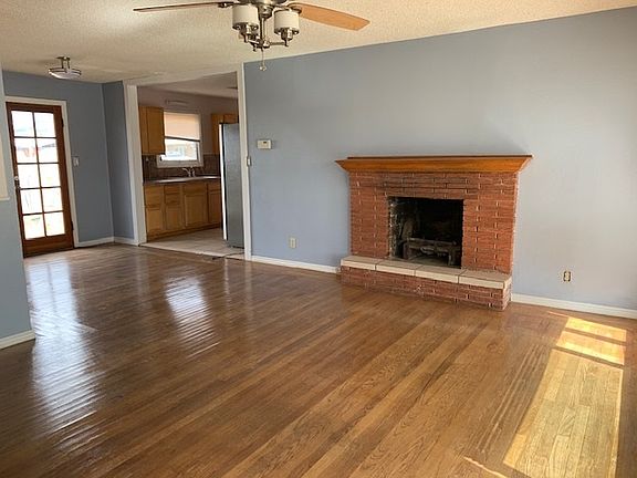 2nd image of 517 Catalina Ln