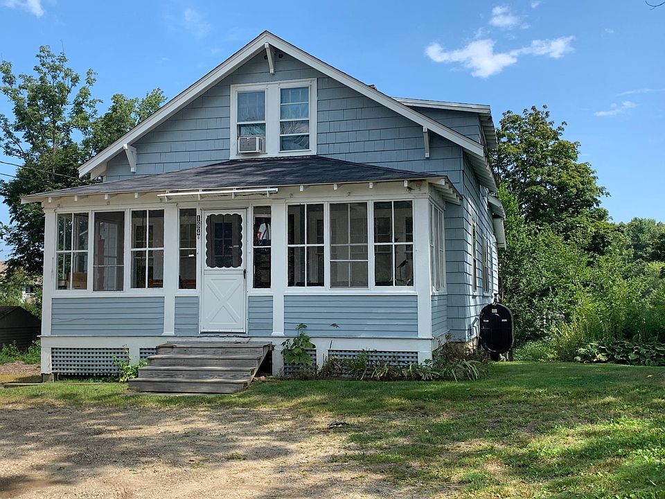 Front of house, unit is the entire bottom floor. Washer dryer hookups in basement with private access via apartment.