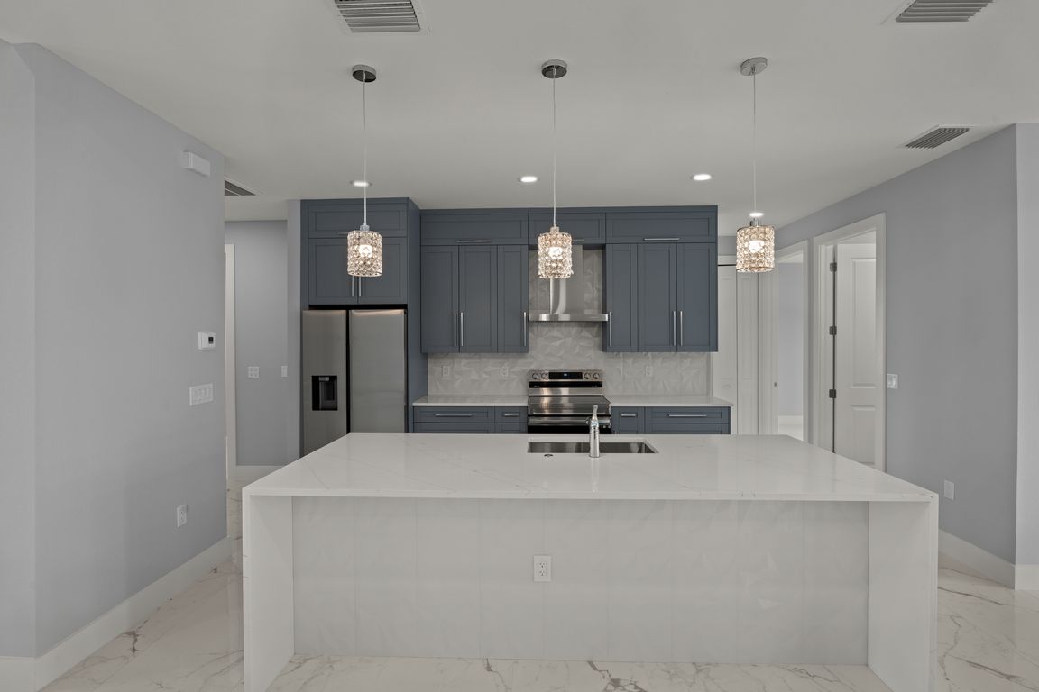 11-Breakfast Bar