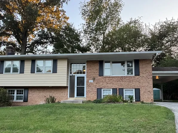903 Carole Ct SE, Vienna, VA 22180