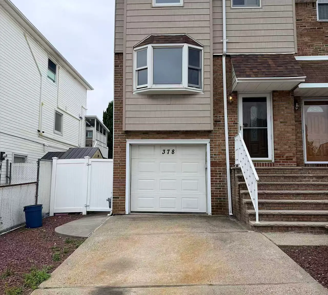 3 bed, 1.5 bath, 1382 sqft, $3,400 — Photo 1