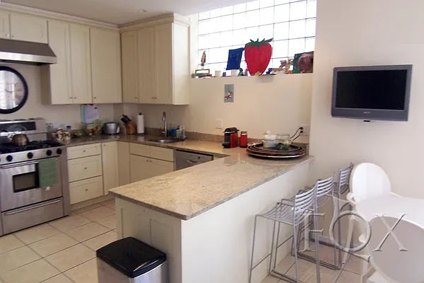 Rented by Fox Residential Group | media 5