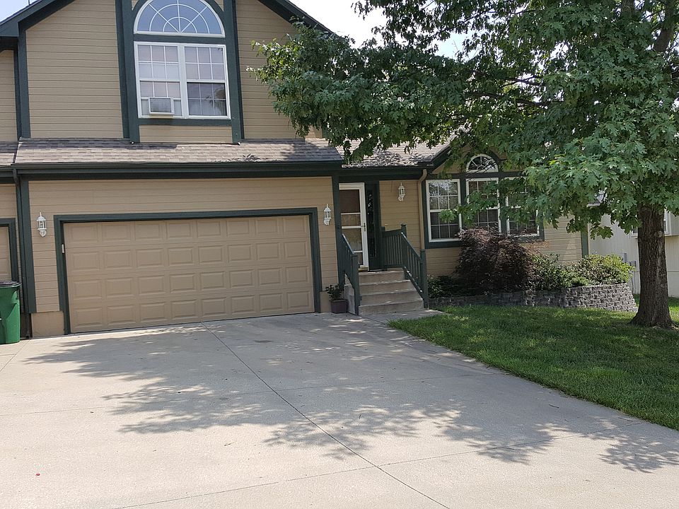 1st image of 536 NW Panther Dr