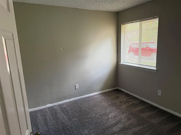 23423 Tree House Ln — Photo 14
