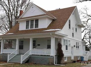 210 W Burton Ave, Eureka, IL