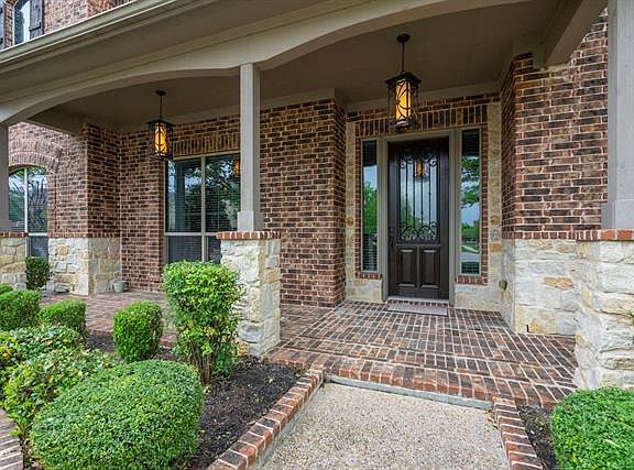 5th image of 7701 Finch Dr