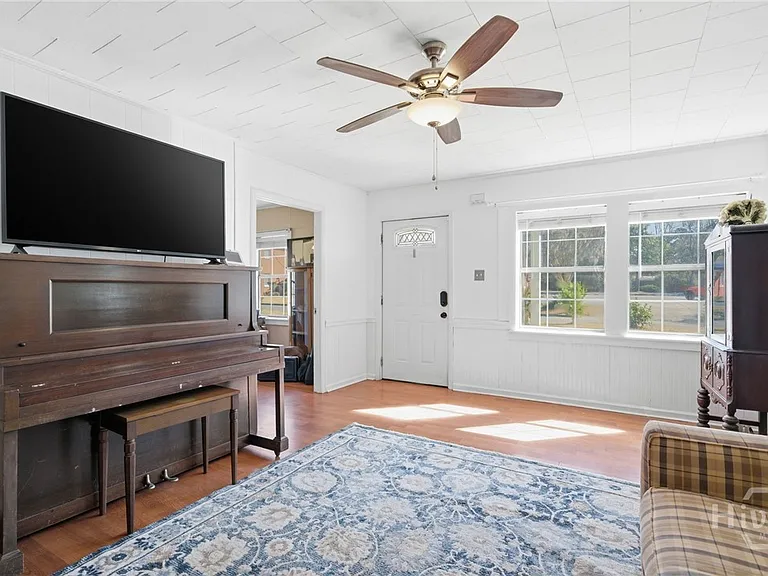 14 Redmond Ave — Photo 3