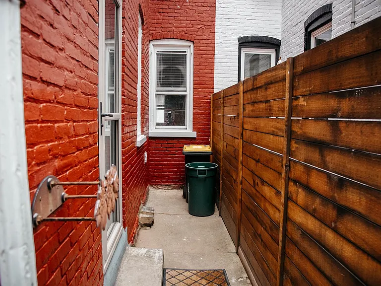 510 E Fulton St — Photo 17
