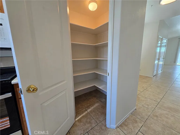 481 Pinewood — Photo 7