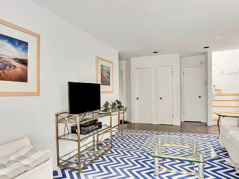 21 Farrington Pl — Photo 24
