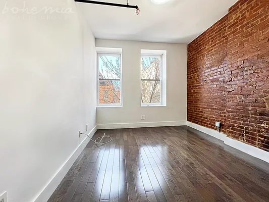 Rented by Bohemia Realty Group | media 14