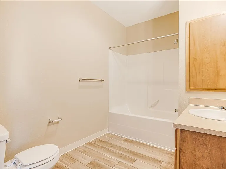 Hawk's Point Apartments — Photo 55