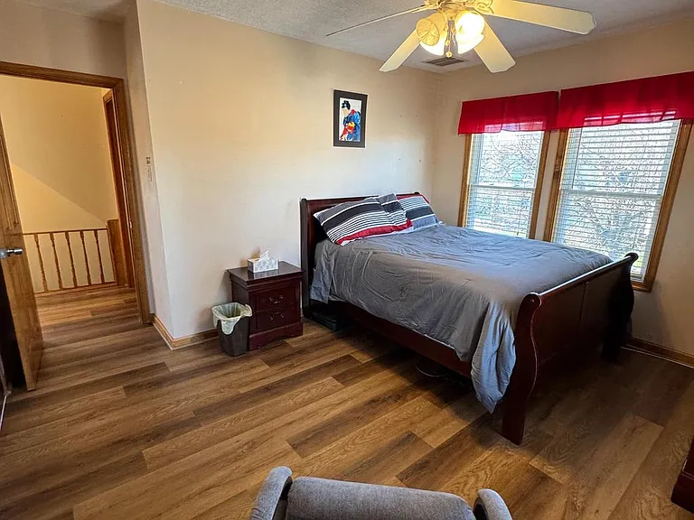 700 Schiller Ave — Photo 14