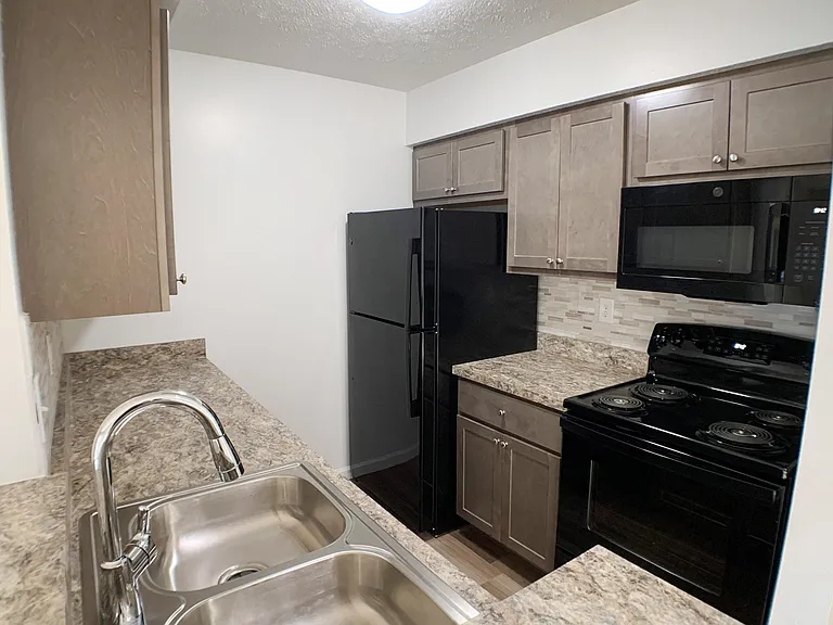 Steeplechase Apartments — Photo 53