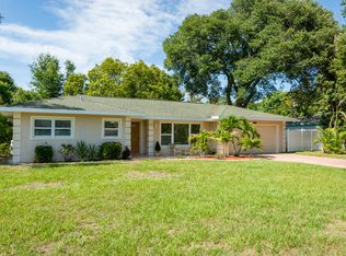 3043 Sunset Blvd, Belleair Bluffs, FL 33770