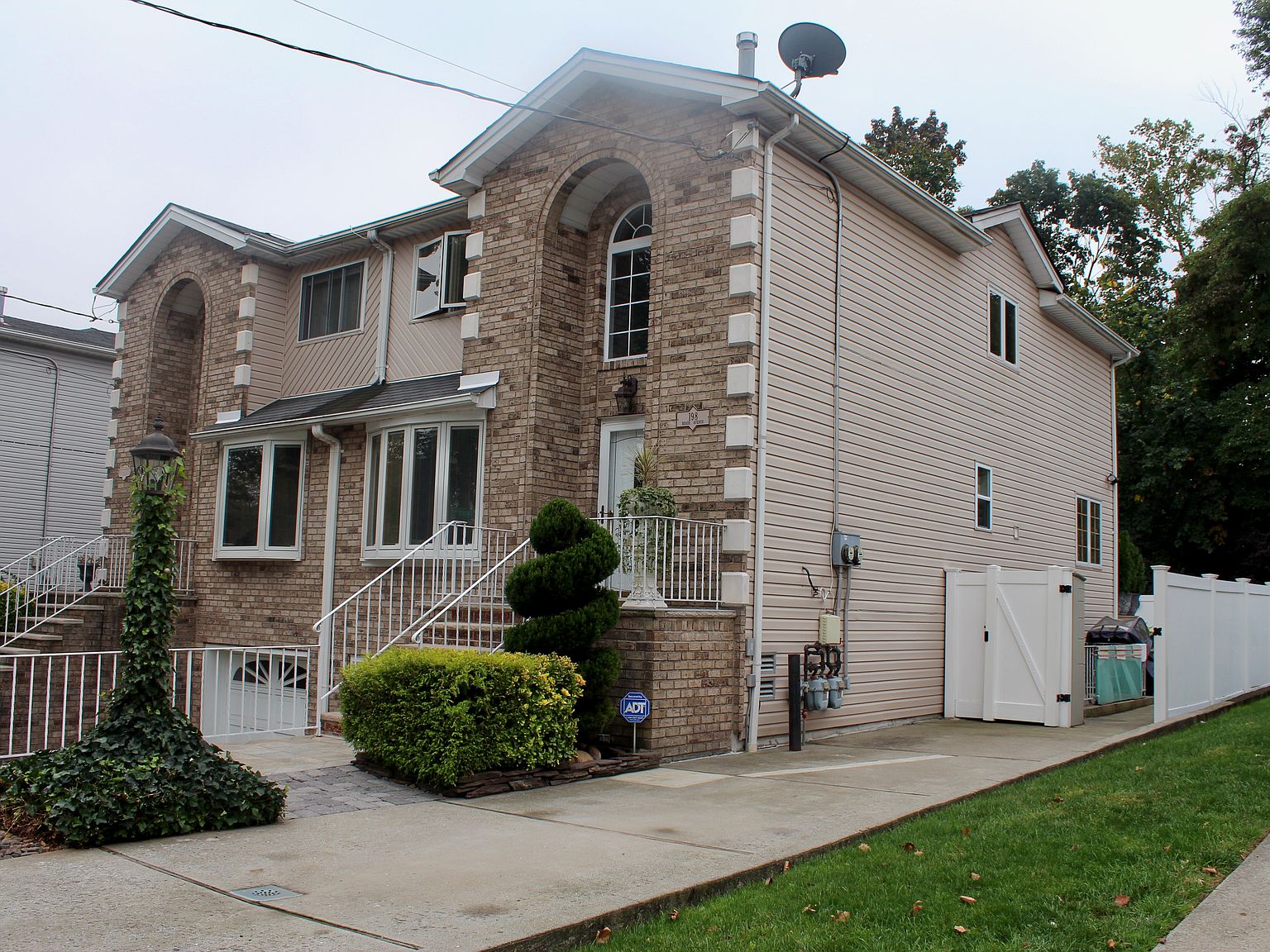 198 Beach Ave, Staten Island, NY 10306 Zillow