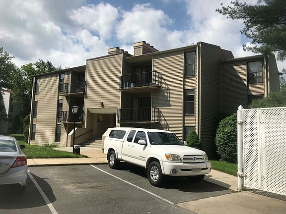 3rd image of 102 Duvall Ln APT 302
