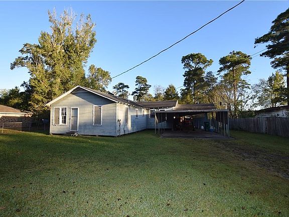 3rd image of 920 Garden Dr