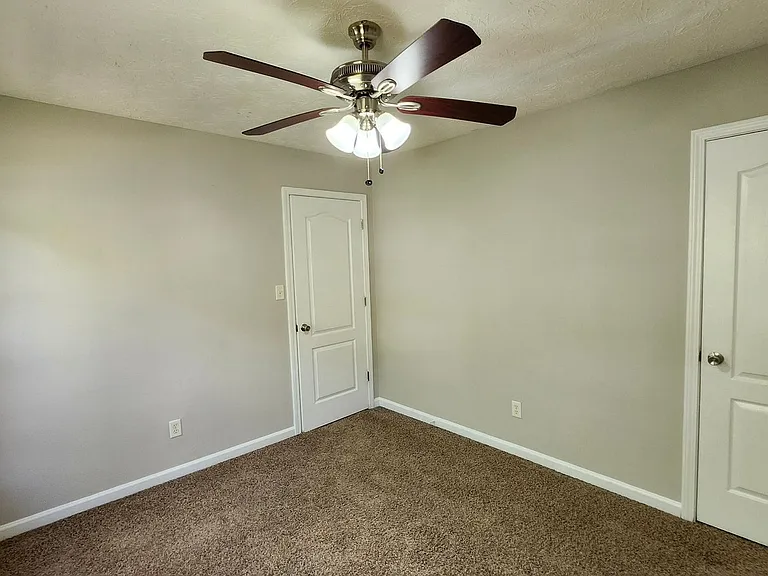 3049 Winding Grove Dr — Photo 13