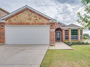 1025 Cheyenne Dr, Aubrey, TX 76227