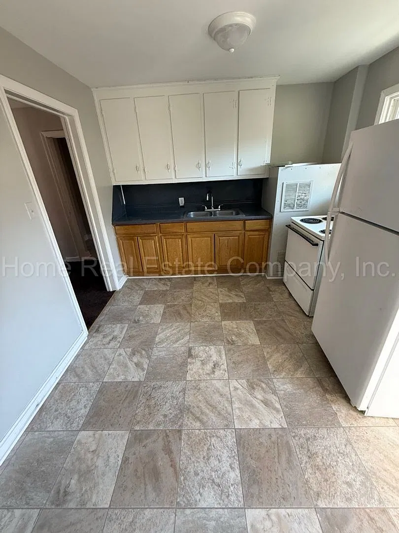 1435 Clark Avenue Apt C — Photo 1