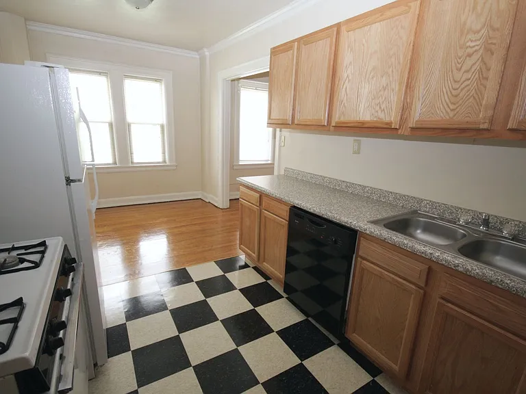 Biltmore Apartments — Photo 19