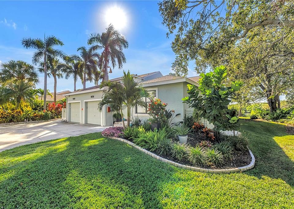 1st image of 956 SAN CARLOS COURT NE