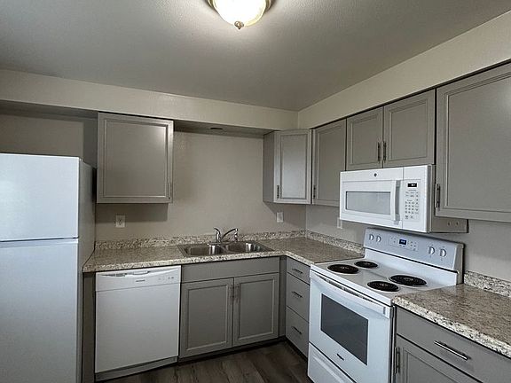 2nd image of 1522 S Lawson St #5