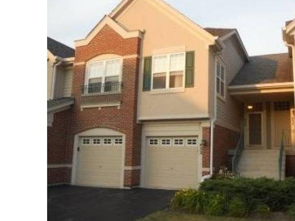 1st image of 452 Pine Lake Cir