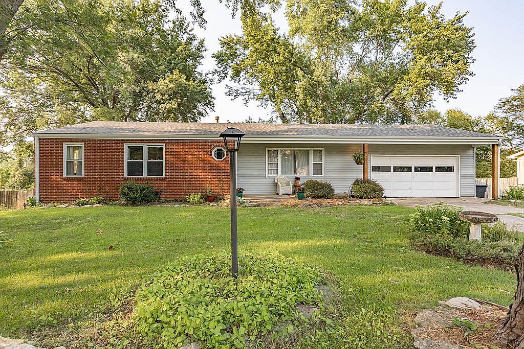 7204 W 194th St, Stilwell, KS 66085 | Zillow