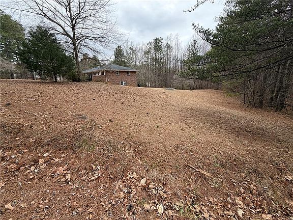 4th image of 363 Lane Rd