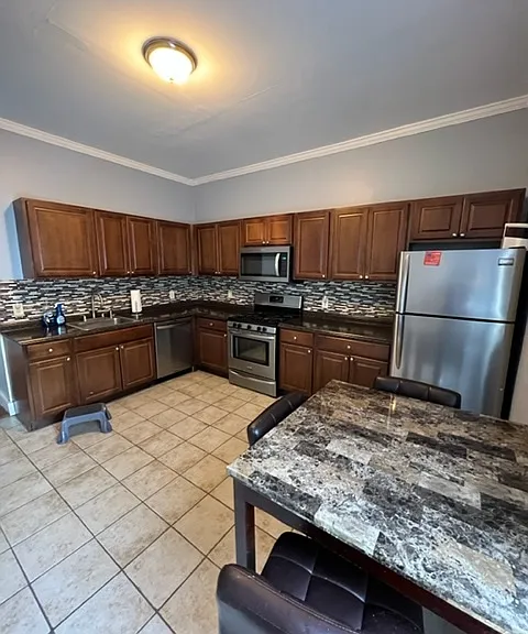 301 Lexington Ave #2 — Photo 12