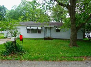 415 Geary St, Centralia, IL 62801