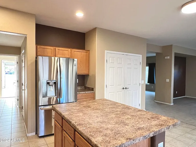 2414 W Hunter Ct — Photo 9
