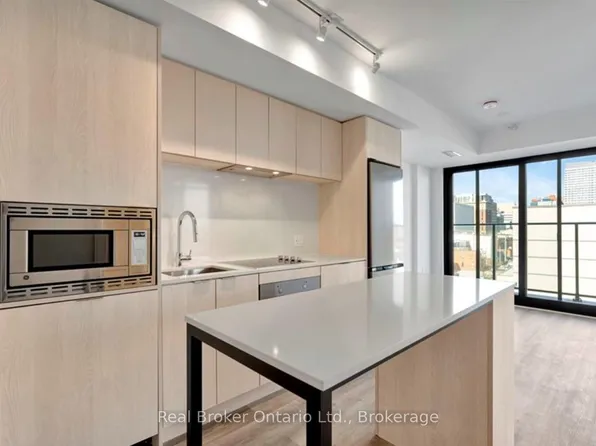 1 Jarvis St #713, Hamilton, ON L8R 3J2
