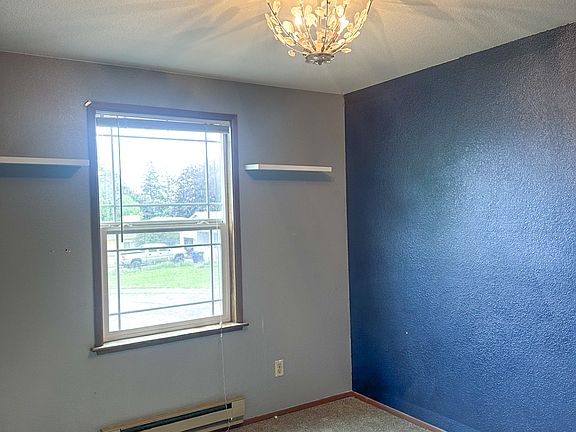 4th image of 216 SE Fisher Ct