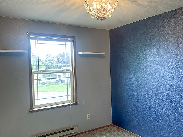 216 SE Fisher Ct — Photo 4